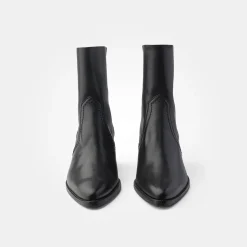 Ankle boot