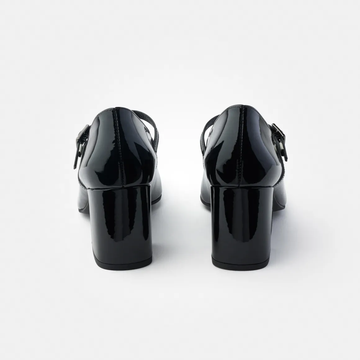 Clasp pumps