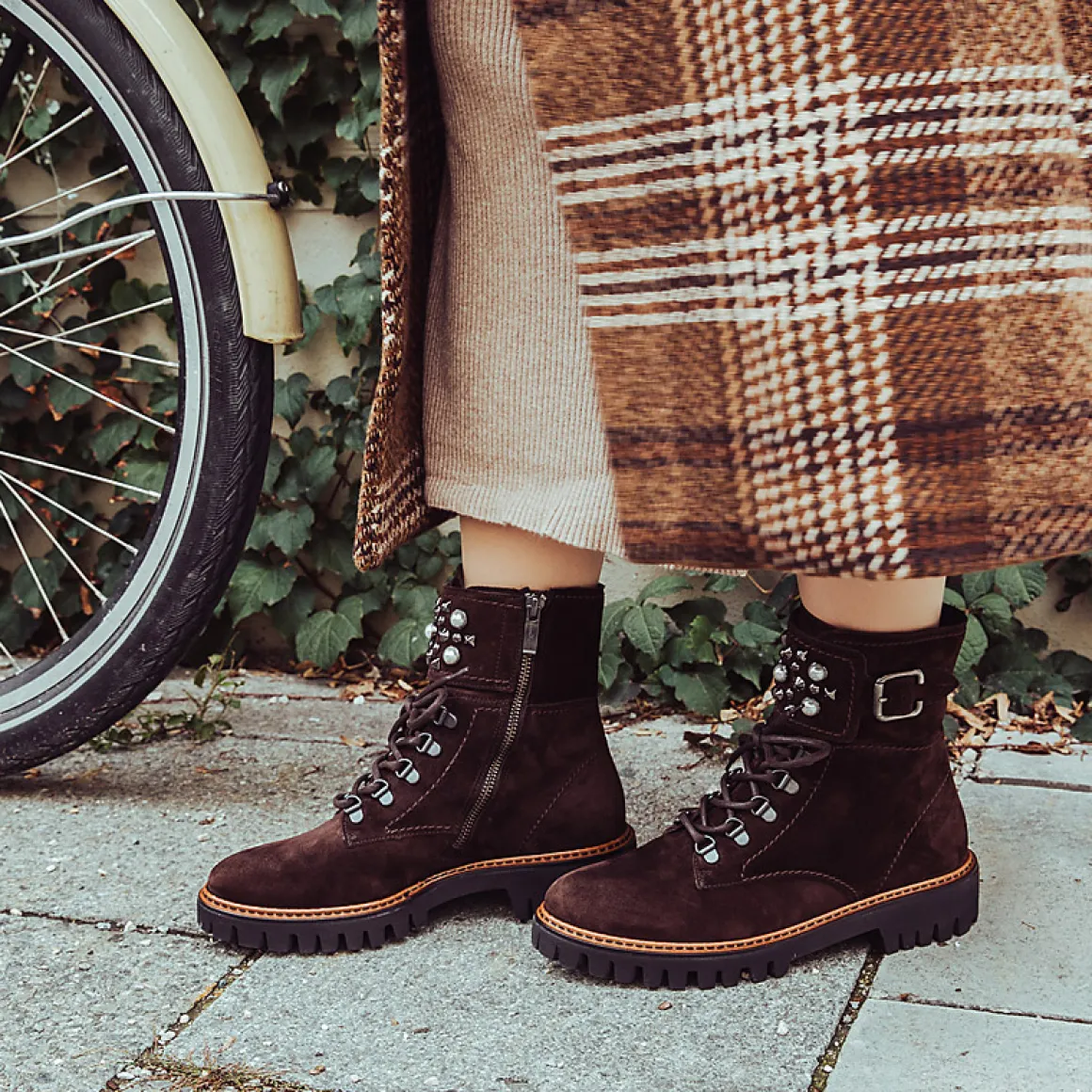 Detail lace up ankle boot