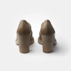High-front pumps