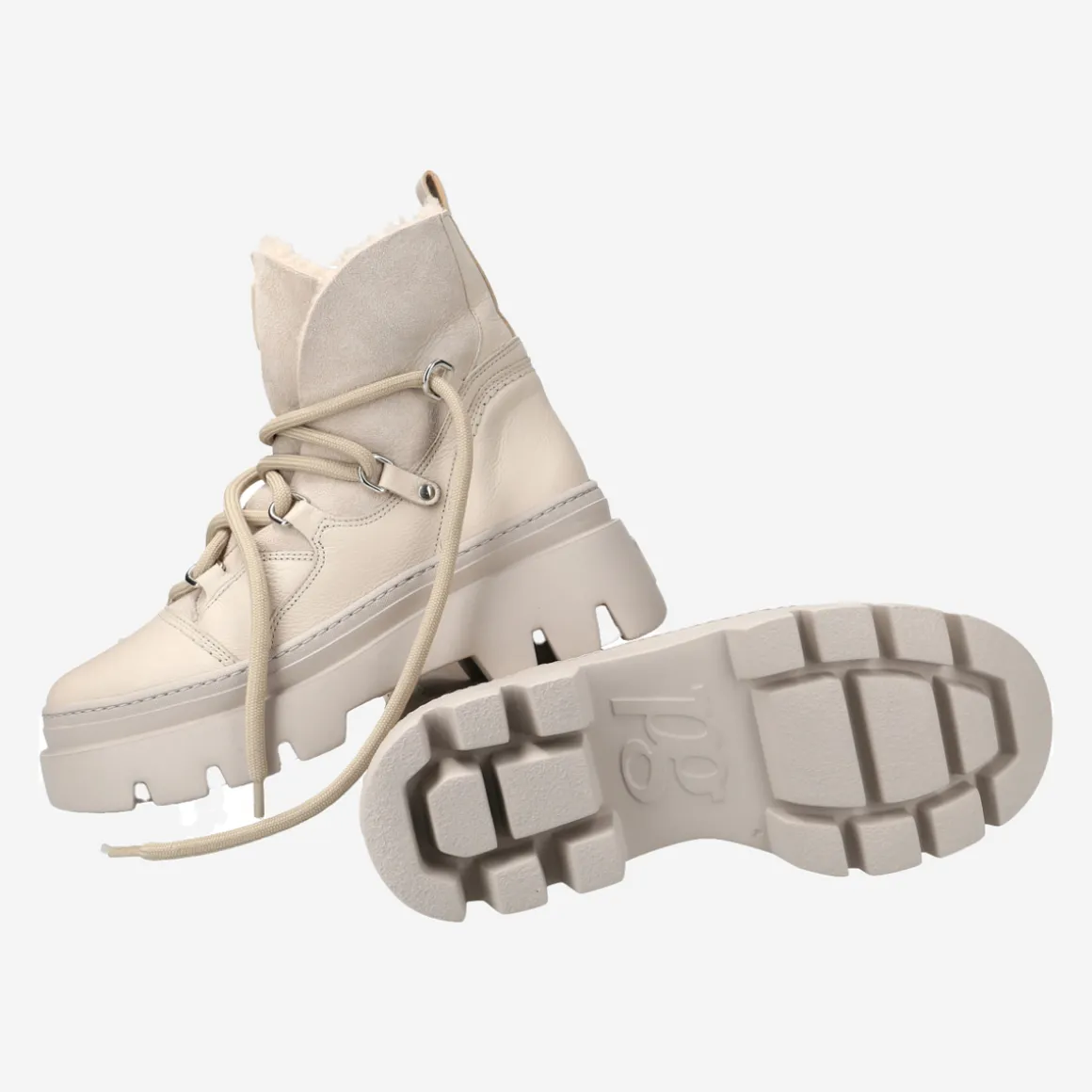 Lace up bootie with lambskin lining