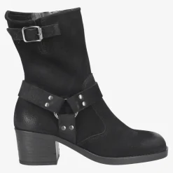 Lace-up ankle boot