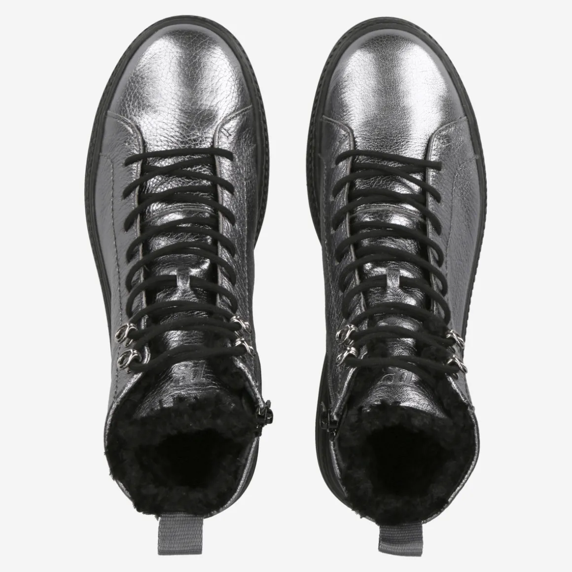 Lace-up ankle boot with warm lining
