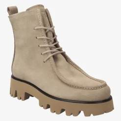 Lace-up bootie