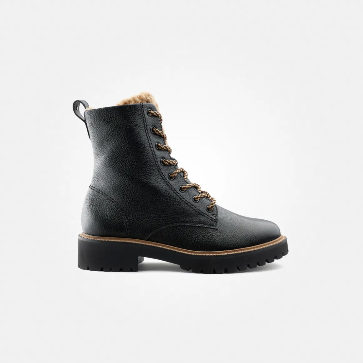 Lace-up bootie with warm lining