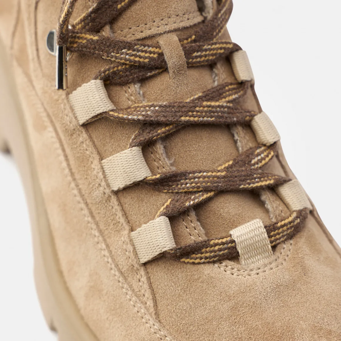 Lace-up bootie with warm lining