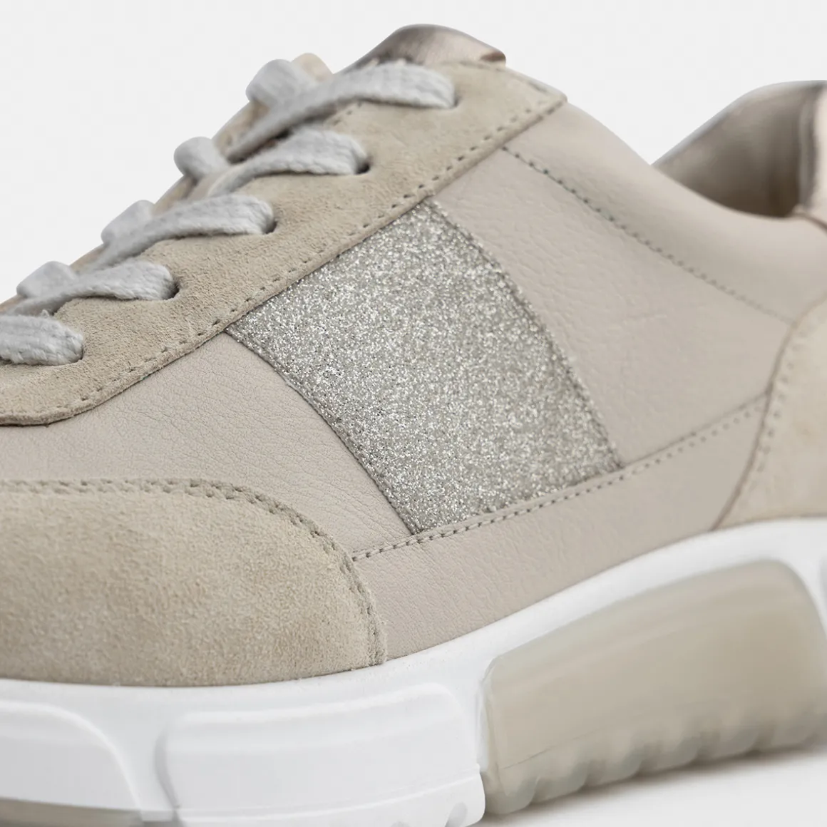 SUPER SOFT sneaker with removable footbed